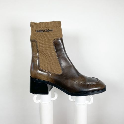The Wendy chelsea boots with sock