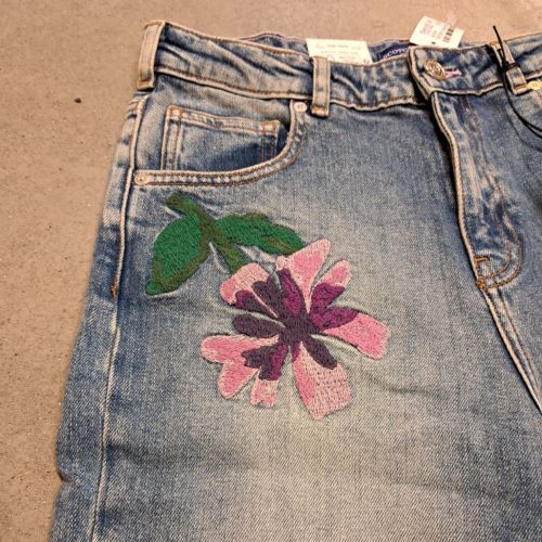 baggy jeans met geborduurde bloemenprint