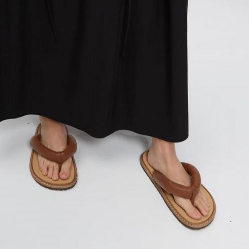 Flip Padded Leather Thong Sandals &mdash; Havanna