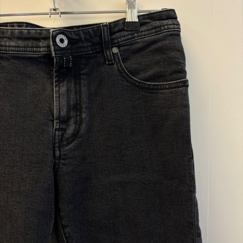 straight jeans