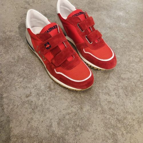 sneakers met velcro