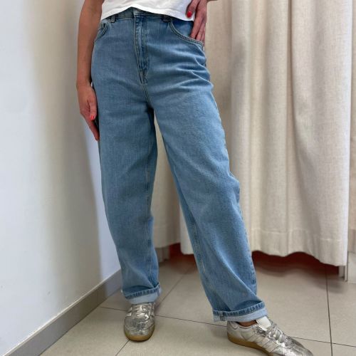 Barrel jeans