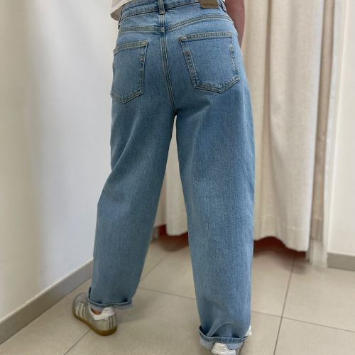 Barrel jeans