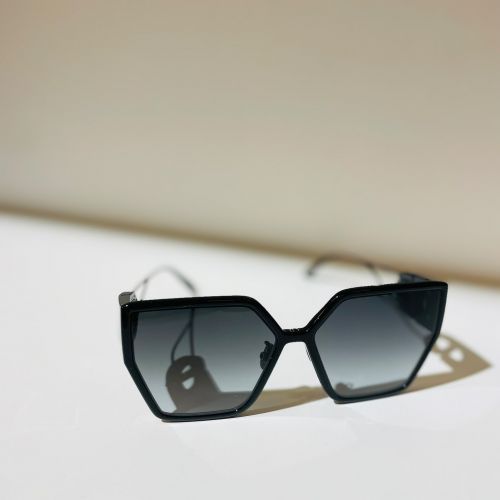30Montaigne BU Butterfly Zonnebril