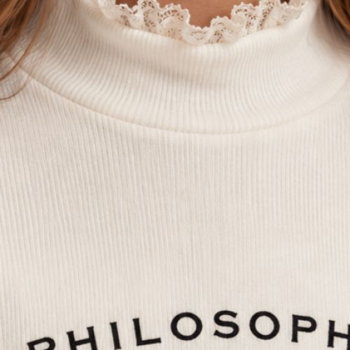 aansluitende pull met logo