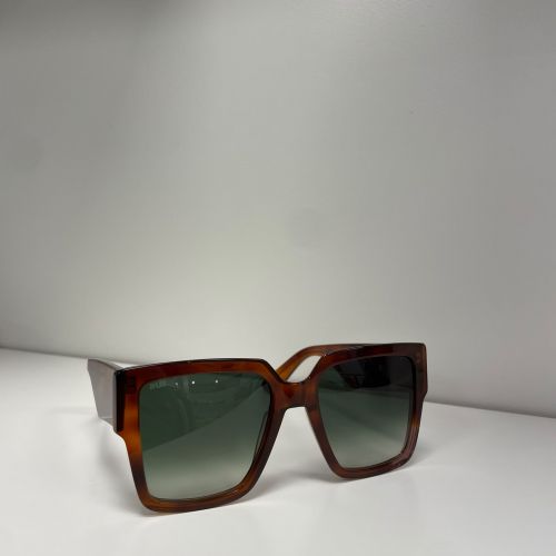 Oversized Havana sunglasses