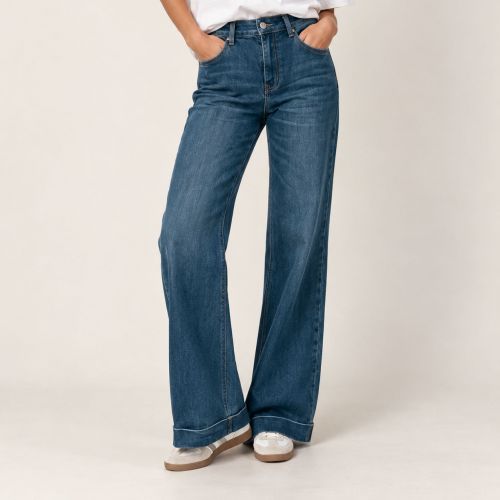 flared jeans