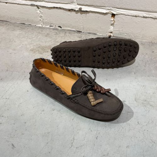 su&eacute;de loafers 